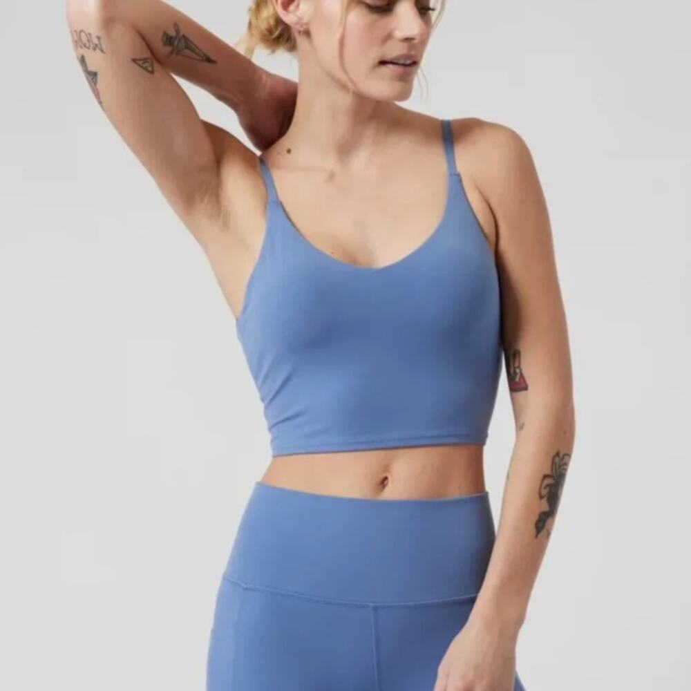 Athleta Elation V-Neck Longline Sports Bra Size Small Cottage Blue
